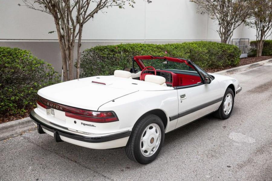  Buick Reatta Convertible Select 60 (4EC97) 1990 года  (фото 8 из 49)
